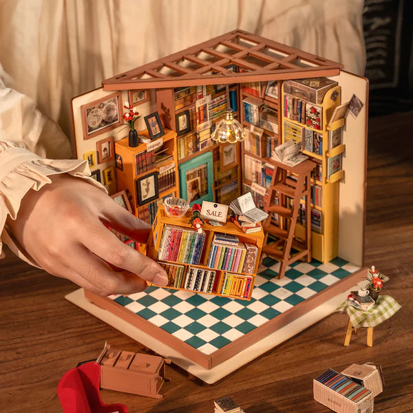 ROBOTIME Sam's Study DIY Model Kit