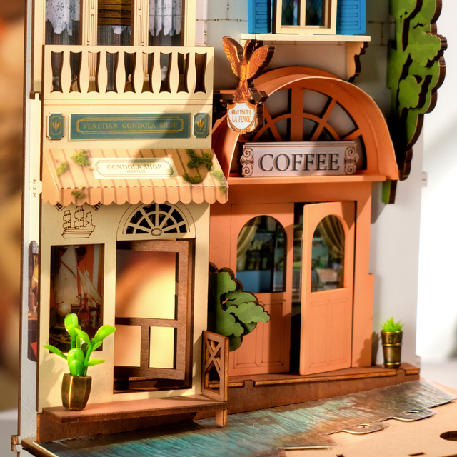 DIY book nook kit Rolife Venice miniature canal display