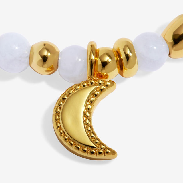 Joma Jewellery Dreamer bracelet moon charm close up gold plated detail