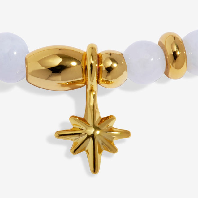 Joma Jewellery Dreamer bracelet star charm close up gold plated detail