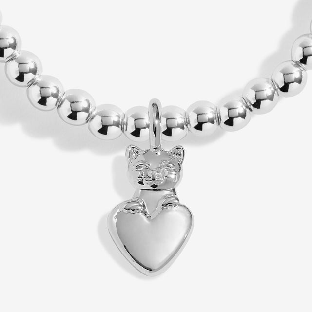 Close-up of heart charm on Joma Purr-Fect Cat Mum silver bracelet