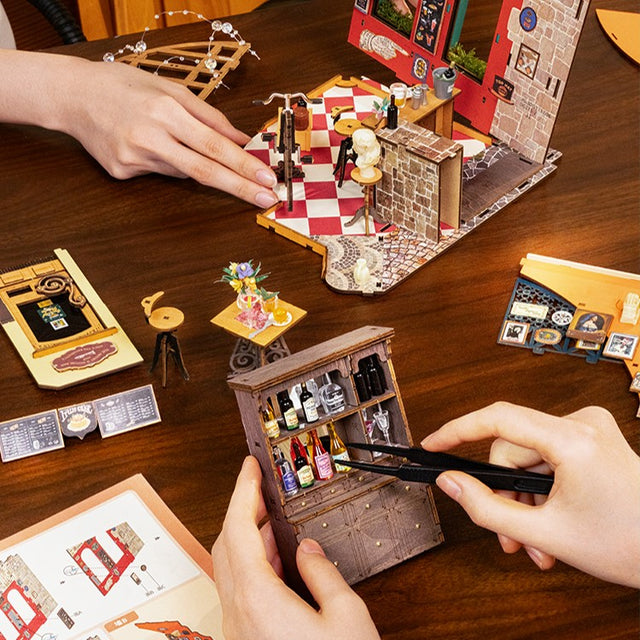 Rolife kits DIY miniature restaurant scene with vintage bicycle and dining décor