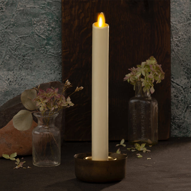 Made with 100 % pure paraffin wax, this 1.0" x 9.75" candle features a realistic flame creating a unique flickering flame effect. Safe for indoor use only. 